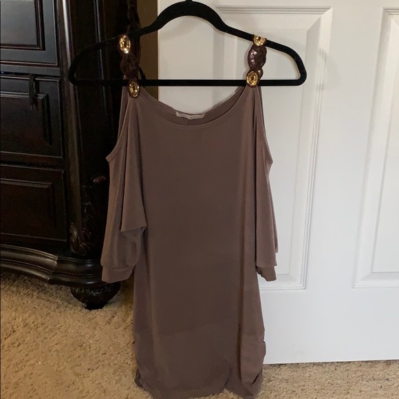 Charlotte Russe Off shoulder top - Picture 4 of 6